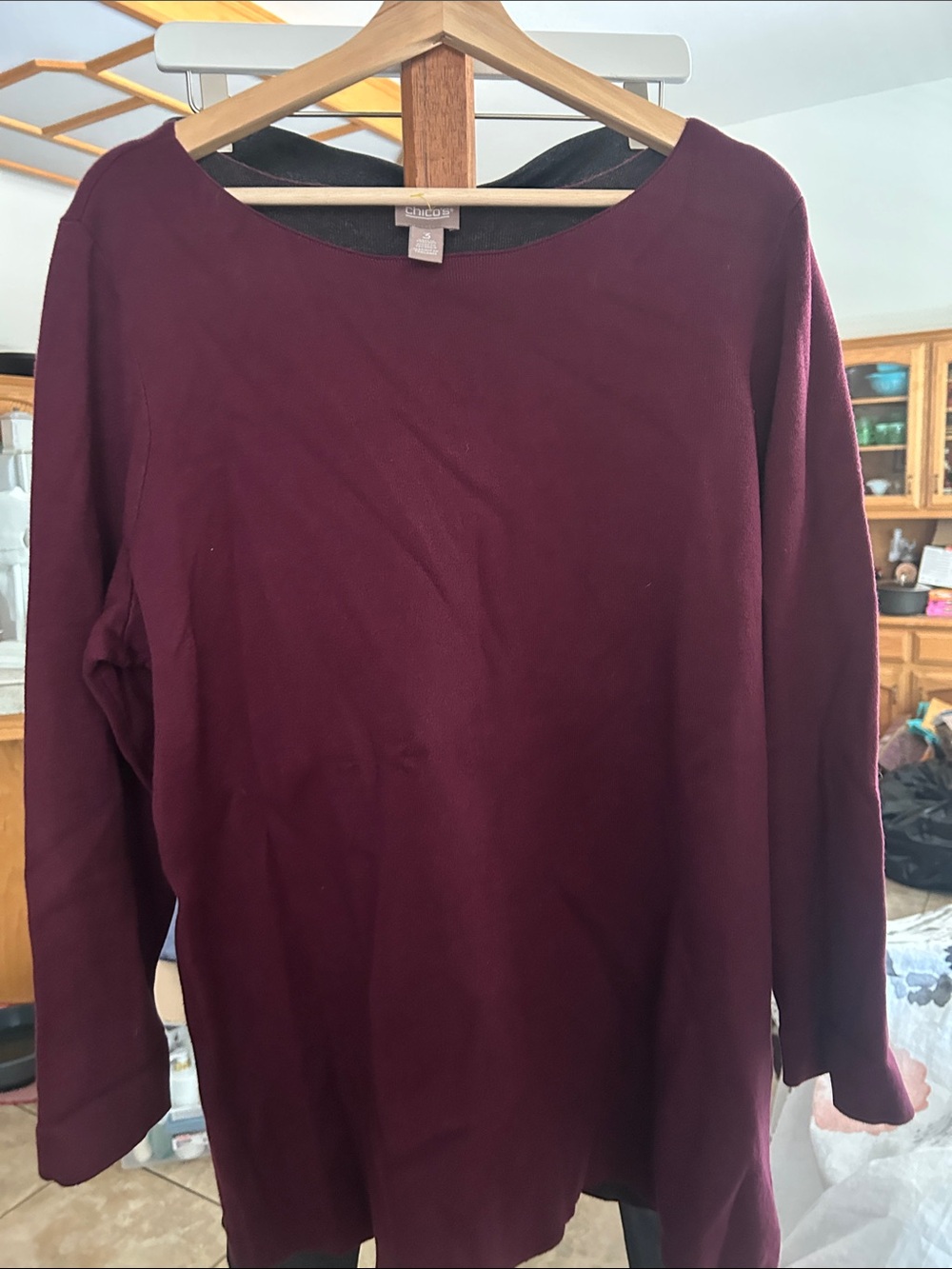 Chico's Women's Crew Neck Sweater in Burgundy